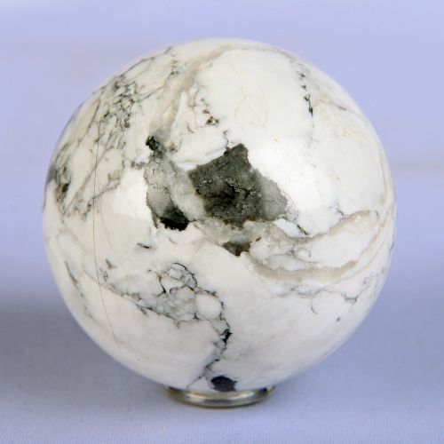 What is White Howlite